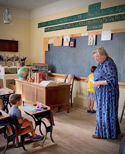 Lynda school